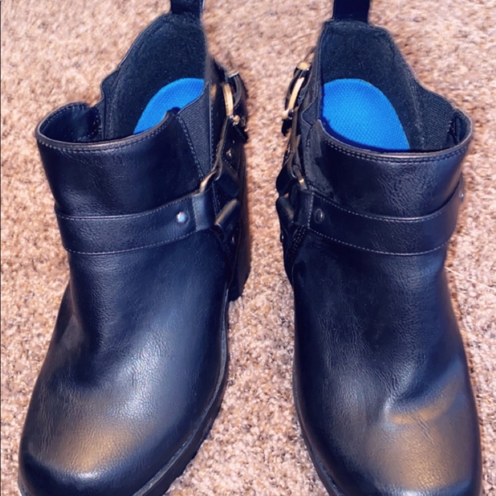 Women boots size 11